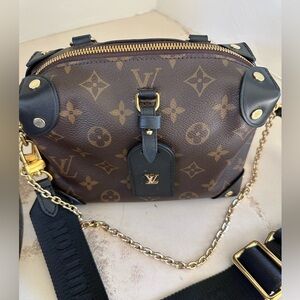 Louis Vuitton monogram crossbody purse